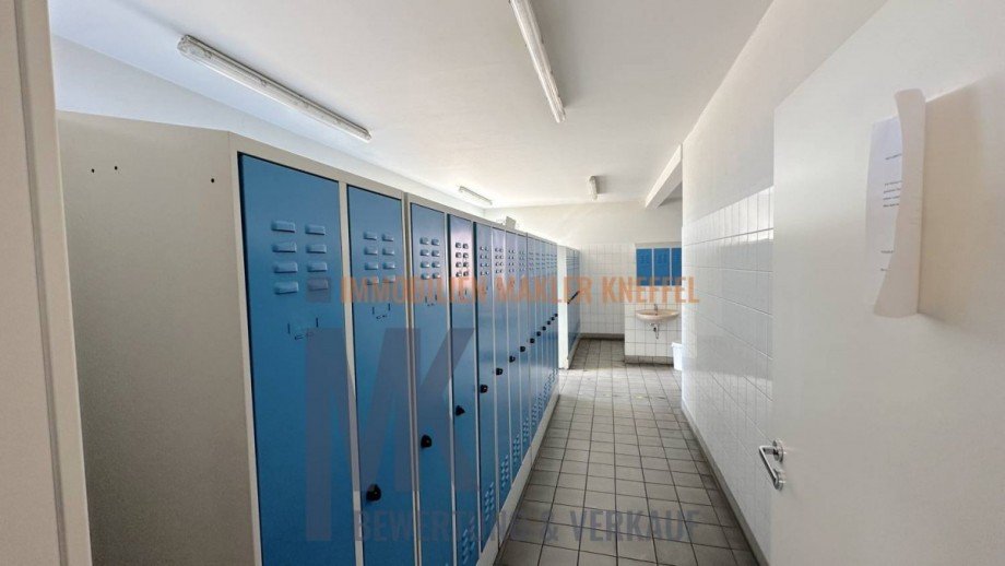Umkleide Halle / Lager / Produktion Syke