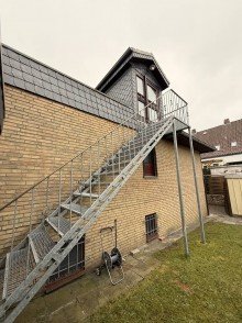 Ausseneingang Einliegerwohnung Syke Stadt- modernisiertes Haus mit Einliegerwohnung zu verkaufen