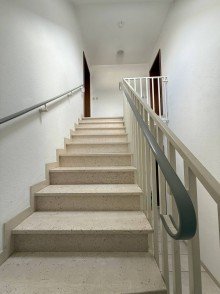 Treppenhaus +++RESERVIERT++*sch�ne Balkonwohnung+ ca. 70 qm Nutzfl�che zu verkaufen