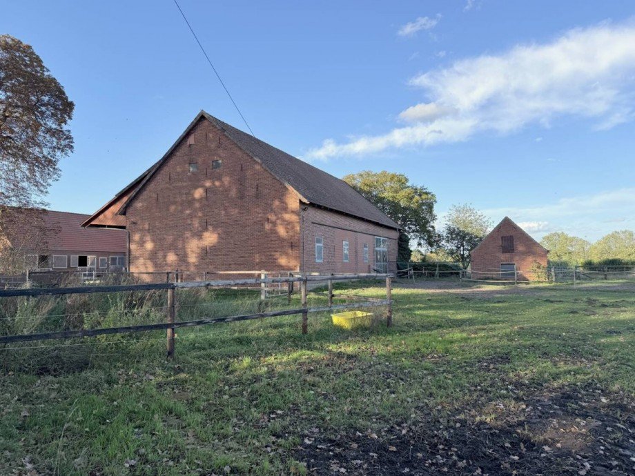 R�ckseite Stallung Einfamilienhaus Martfeld