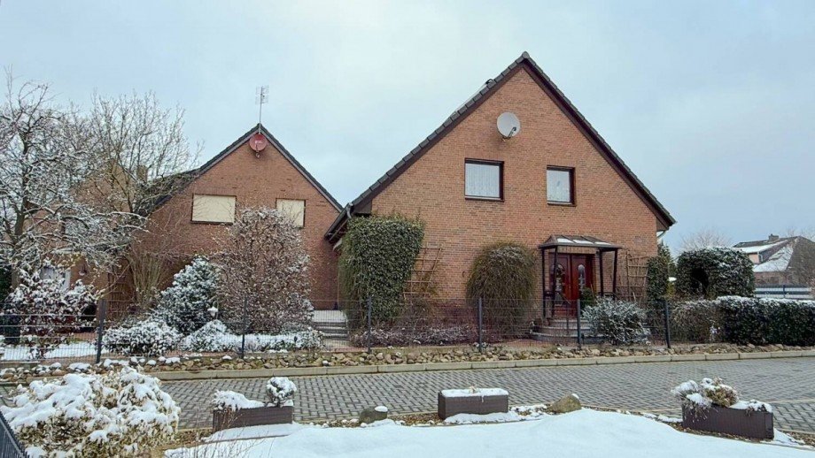 Front Reihenendhaus Bassum / Gro� Bramstedt