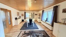 Wohnzimmer Syke Stadt- modernisiertes Haus mit Einliegerwohnung zu verkaufen