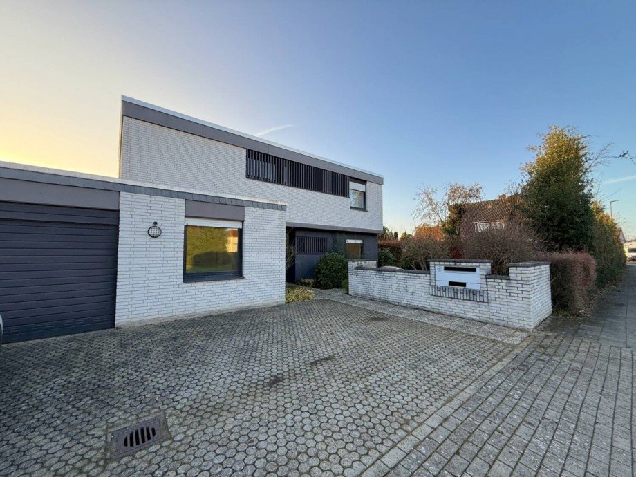 Front B�rofl�che Bassum