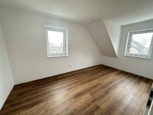 Zimmer OG +++VERKAUFT+++PROVISIONSFREI Neubau inkl. K�che und Malerarbeiten- Aufschliessen- Einziehen- Fertig