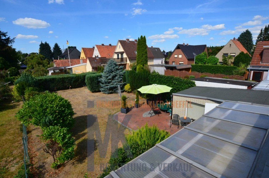 Garten Balkonansicht Doppelhaush�lfte Bremen