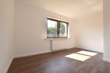 Zimmer 2 sch�ner, modernisierter Bungalow zu verkaufen