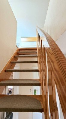 Aufgang Spitzboden +++ RESERVIERT+++Barrien- sonniges Einfamilienhaus zu verkaufen