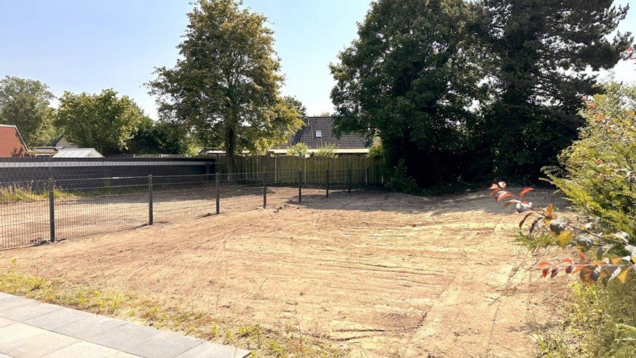 Garten Doppelhaush�lfte Schwarme