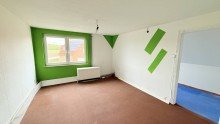 Wohnen OG Resthof + 1 ha Land zu verkaufen