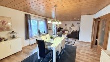 Wohnzimmer Syke Stadt- modernisiertes Haus mit Einliegerwohnung zu verkaufen