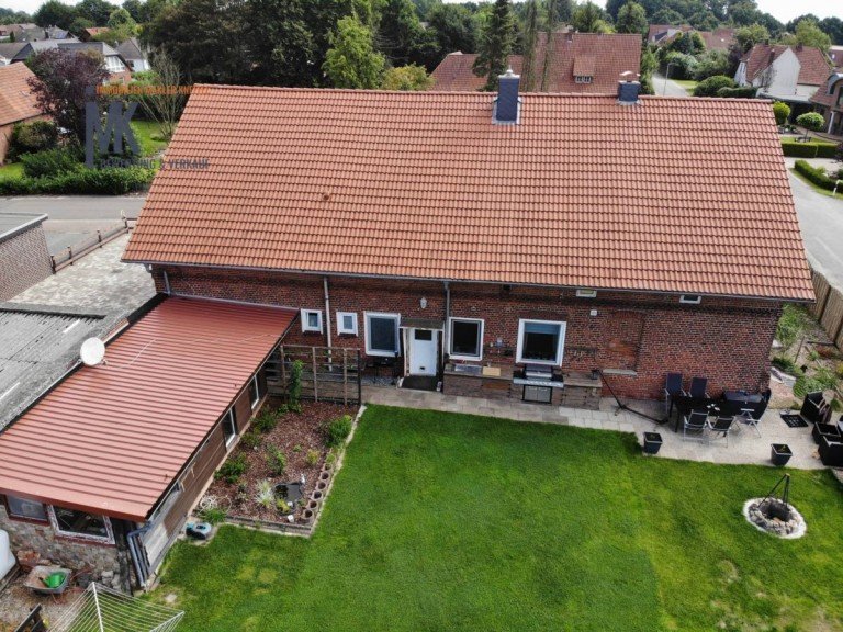 Luftbild Neuenkirchen Einfamilienhaus Neuenkirchen. bezahlbarer- modernisierter Altbau in guter Wohnlage zu verkaufen