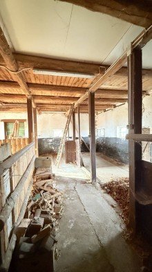 Stalltrakt Anbau Haus Resthof + 1 ha Land zu verkaufen