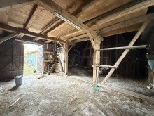 Stall rechte H�lfte Resthof + 1 ha Land zu verkaufen