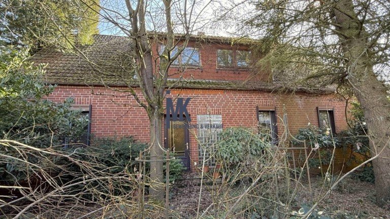 Strassenseite Syke Einfamilienhaus Dornr��chenhaus sucht mutigen Prinzen+ Pachtoption