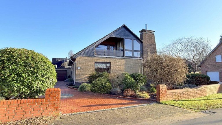 Front 2 Riede Einfamilienhaus +++ RESERVIERT+++ Riede- gepflegtes Haus in guter Lage zu verkaufen