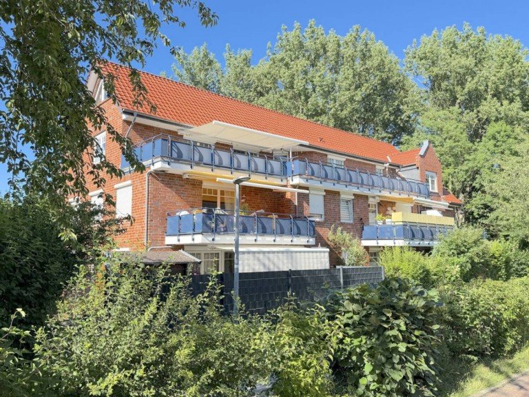 Aussenfoto Seite Syke Penthousewohnung +++ RESERVIERT+++ Syke Stadt - sch�nes Penthouse zu verkaufen