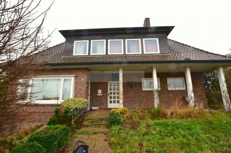 Bild... Bruchhausen-Vilsen Einfamilienhaus solides grosses Haus mit Modernisierungsbedarf in l�ndlicher Lage zu verkaufen