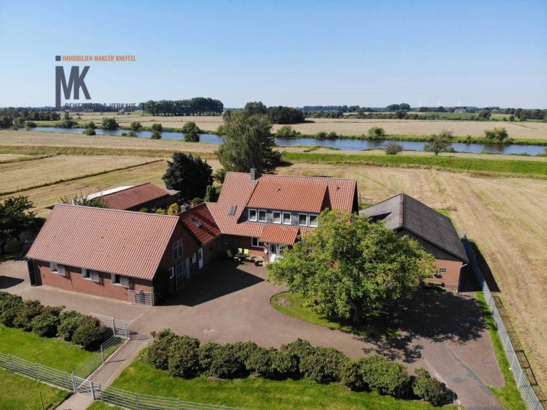 Luft Verden (Aller) / Dauelsen Zweifamilienhaus Top gepflegtes Anwesen in Alleinlage mit Wasserzugang und 3,1 ha zu verkaufen