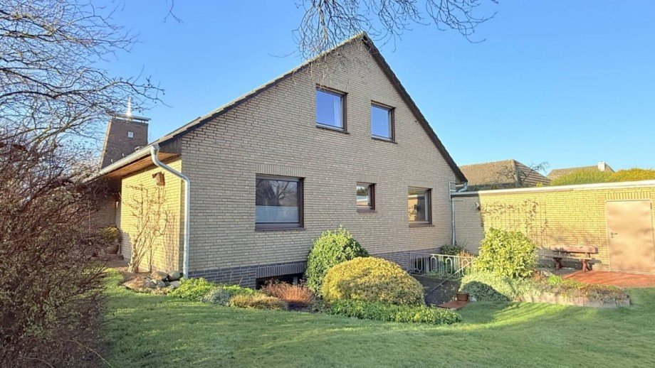 R�ckseite Einfamilienhaus Riede